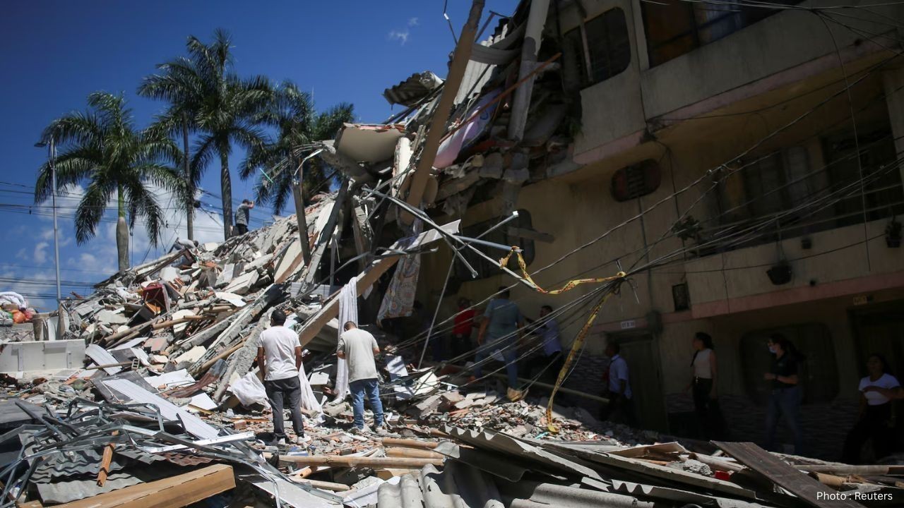 Colombia Earthquake Death Toll Rises as Rescue Teams Search Collapsed Buildings
