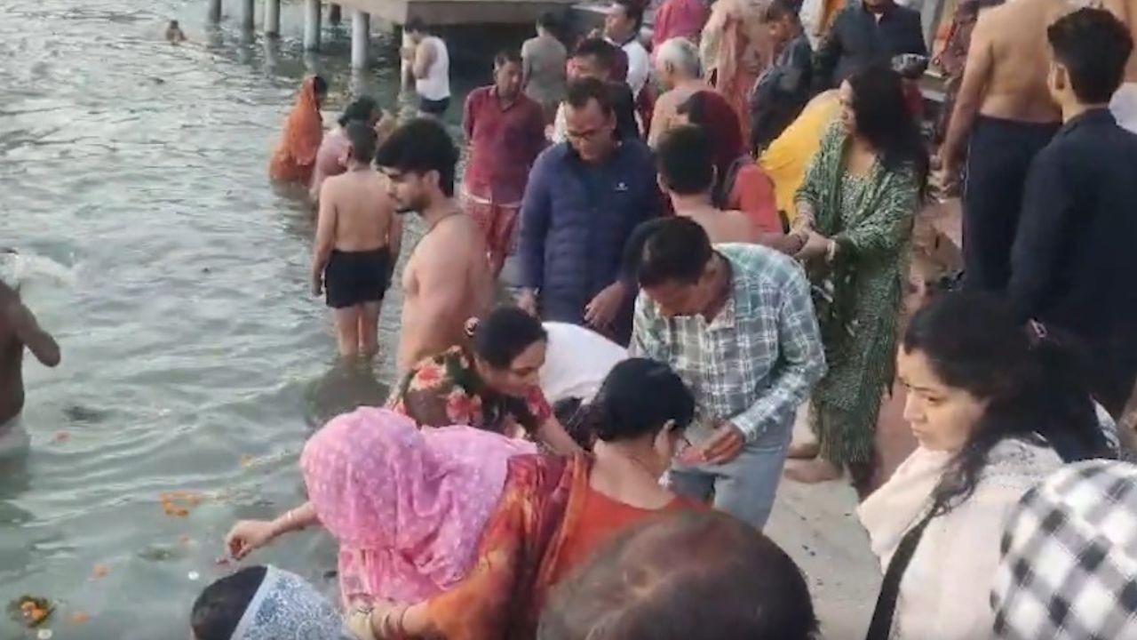 Baisakhi Snan 2026 in Haridwar: Massive Crowd Gathers at Ganga Ghats for Holy Dip