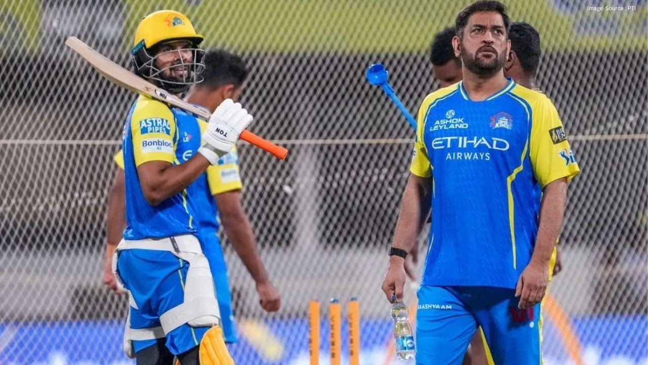 Uncertainty Over MS Dhoni’s Role Adds Suspense to CSK vs SRH Clash