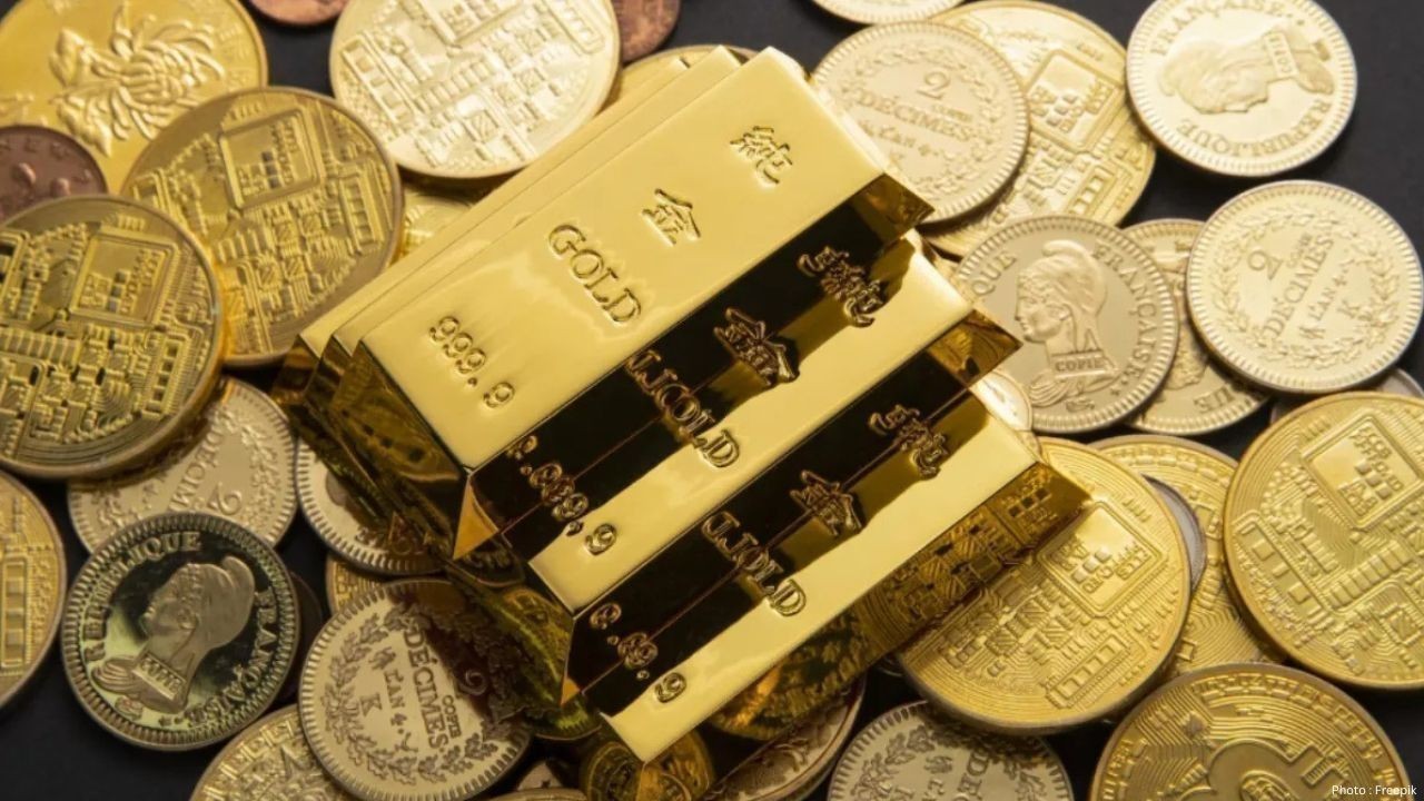 Gold Near ₹1.50 Lakh on MCX as Silver Drops Sharply Across Indian Markets