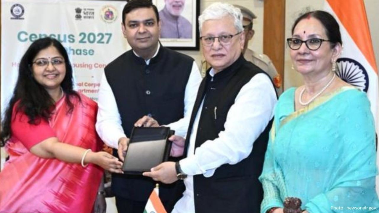 Maharashtra Begins Census Drive as Governor Leads by Example with Self-Enumeration