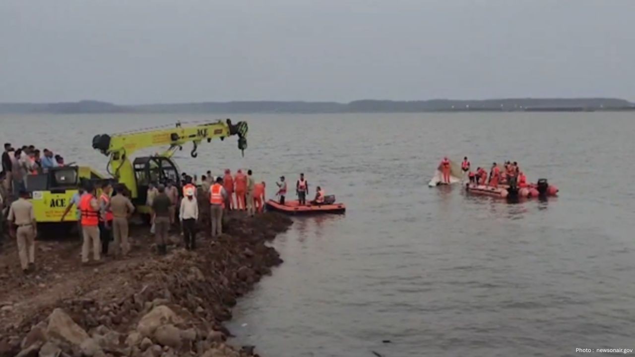 Madhya Pradesh Boat Tragedy Raises Questions on Safety After Fatal Capsize in Bargi Dam
