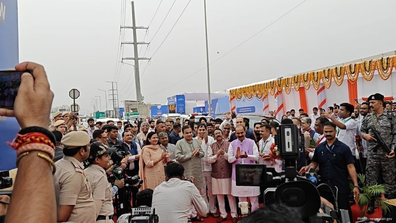 Nitin Gadkari Launches Barrier-Less Toll System in Delhi