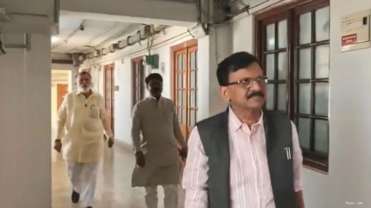 Shiv Sena (UBT) Faces Fresh Political Challenge as Rebel MPs Deepen Internal Crisis