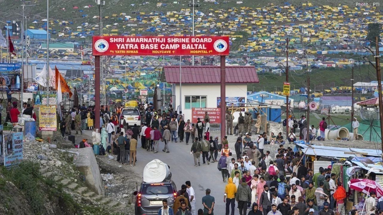 PM Modi Writes to Devotees as Amarnath Yatra 2026 Begins, Wishes Safe and Auspicious Journey