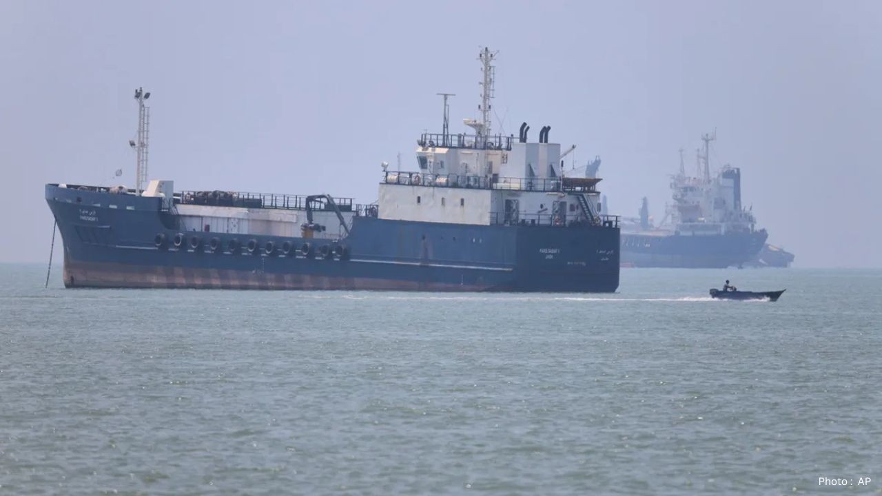 Iran Warns Oil Tankers to Follow Approved Strait of Hormuz Routes or Face 'Forceful Response'