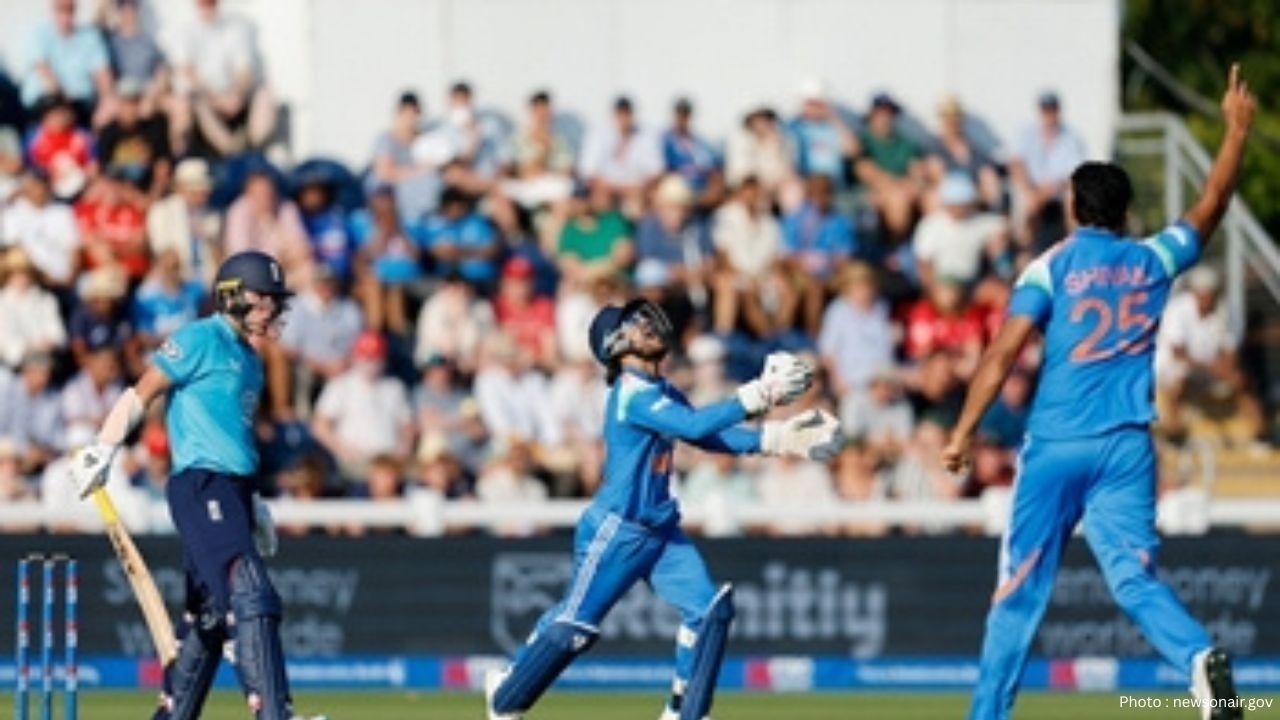 England Beat India by 4 Wickets in Second ODI, Series Level at 1-1