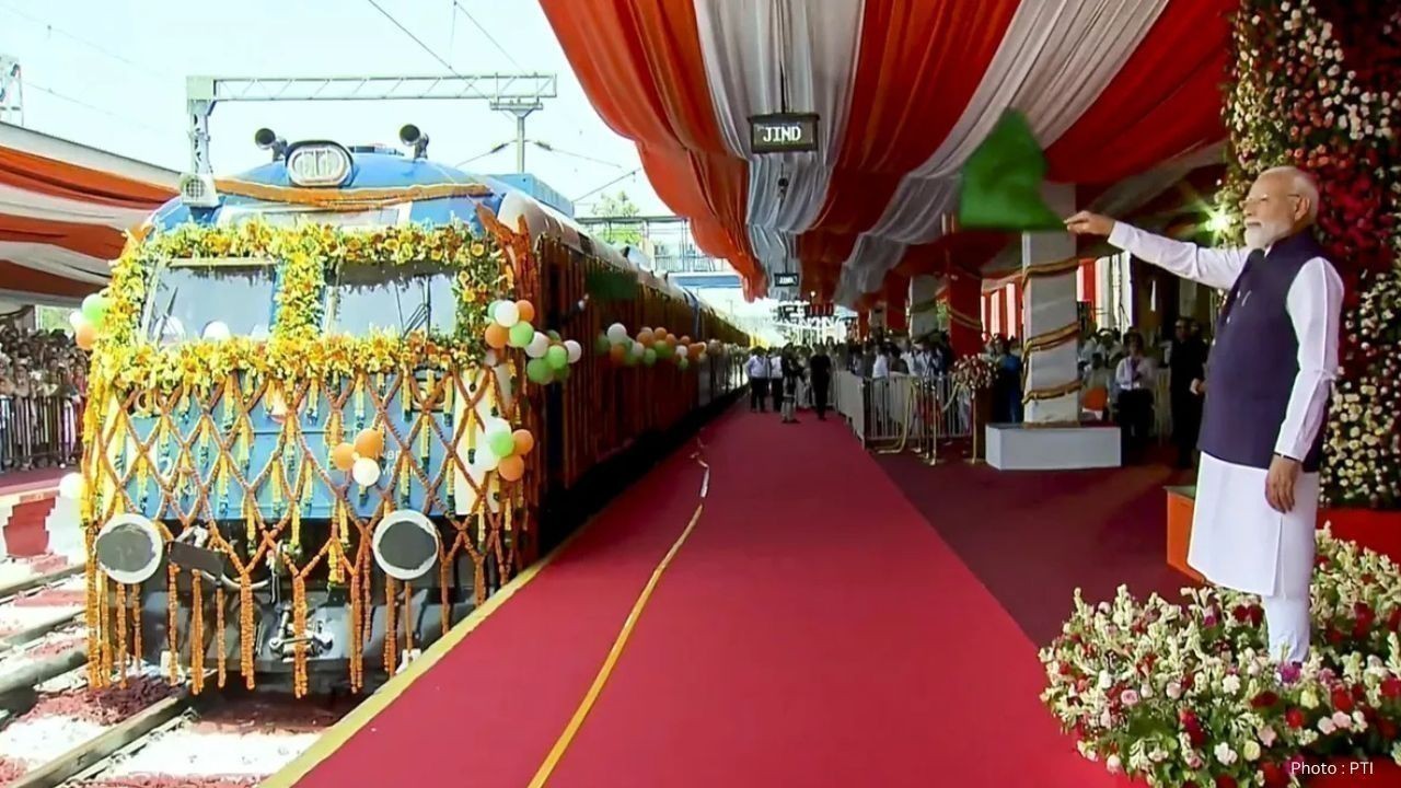 PM Modi Flags Off India's First Hydrogen Train, Calls It Among the World's Most Advanced