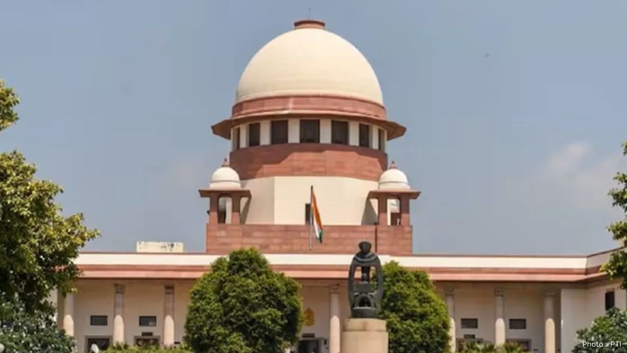 Supreme Court Seeks MP Government's Response on Alternate Namaz Site Near Bhojshala
