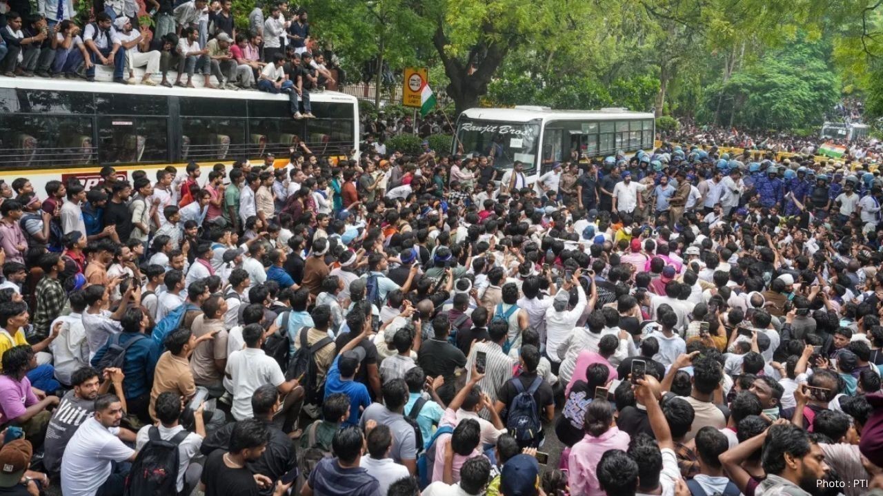 Kerala Police Book TG Mohandas Over Remarks on Women at Jantar Mantar Protest