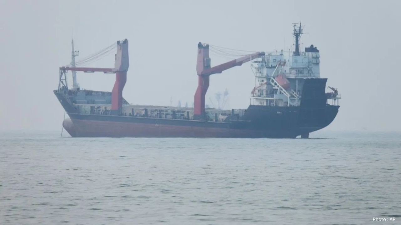 Iran and Oman Move Closer to Hormuz Shipping Deal Amid Hopes for US Peace Talks