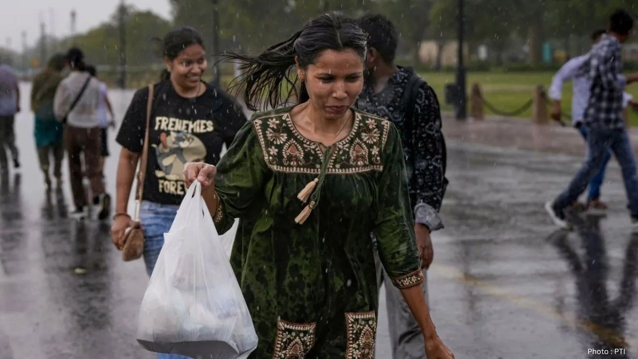 Red Warning in Delhi as IMD Forecasts Heavy Rain, Orange Alerts Issued Across Several States