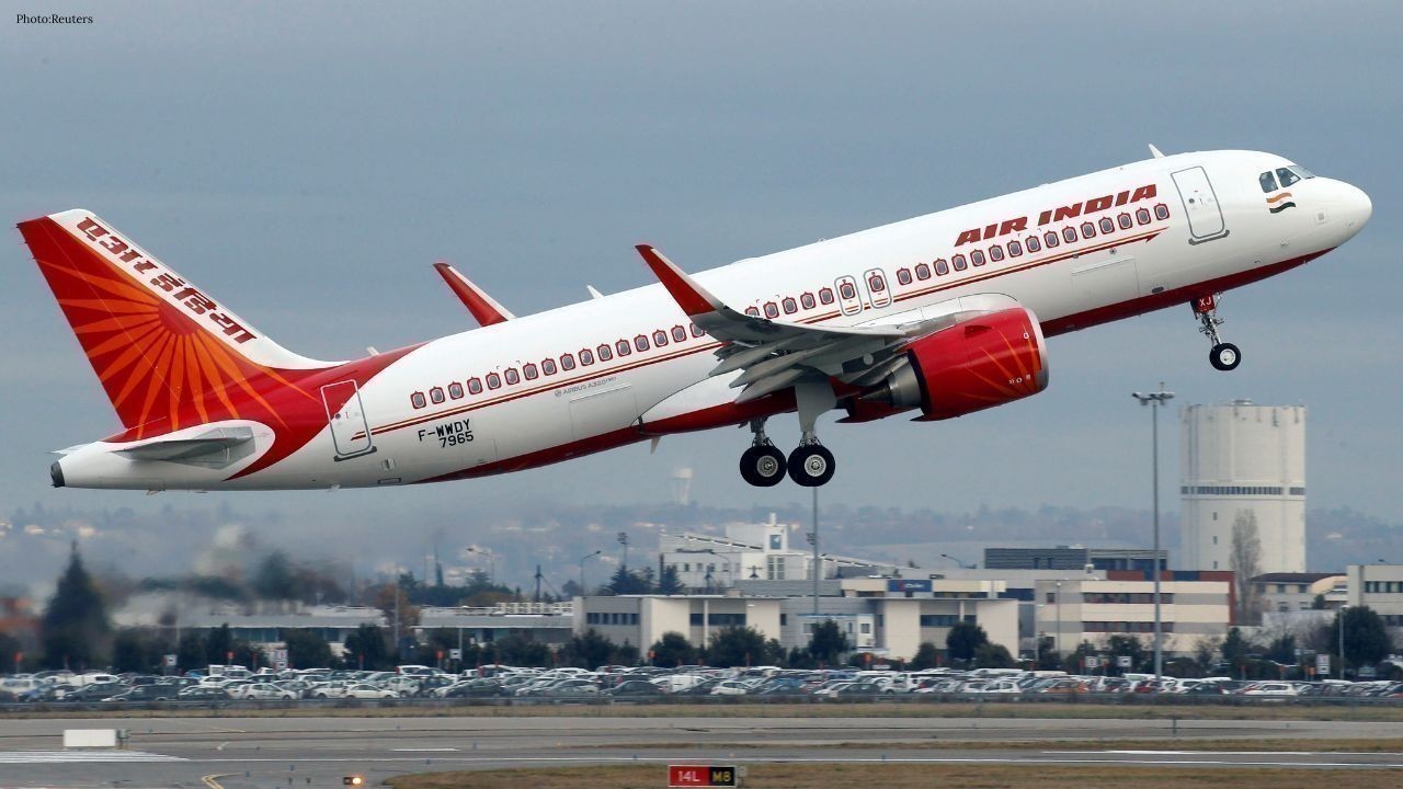 Air India Express Bomb Threat: Delhi-Dammam Flight Diverted to Ahmedabad