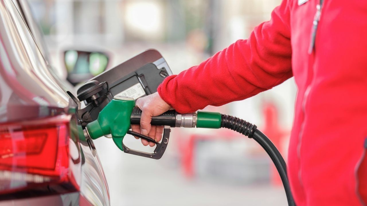 Fuel Pumps Warn They May Stop UPI Payments Above Rs 2,000