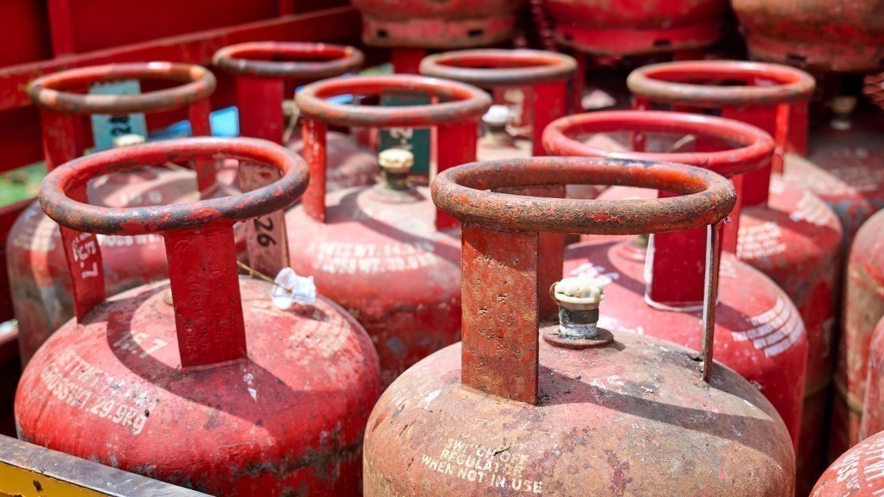 LPG Aadhaar Authentication: New Rule For Subsidised LPG From October 1