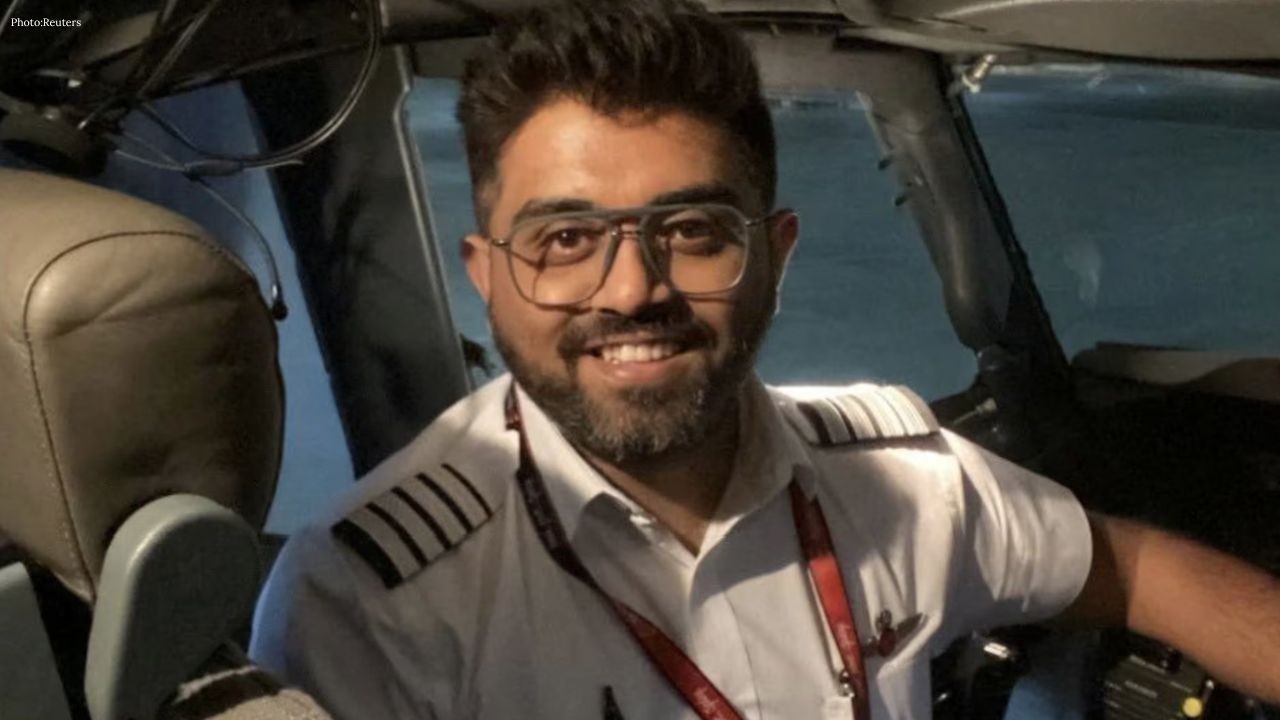 Indian Pilot Smit Machchhar Praised After Flydubai Flight FZ1073 Incident