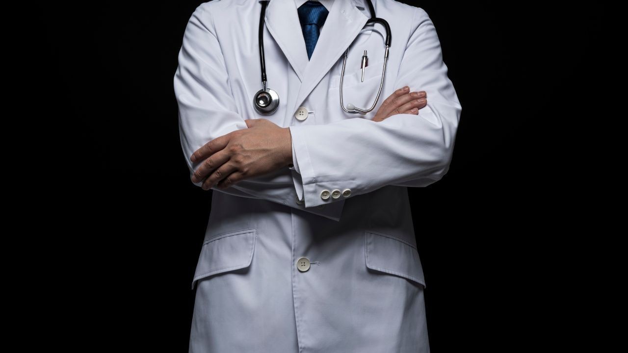Surat Crackdown: 16 Fake Doctors Arrested After Sting Operation